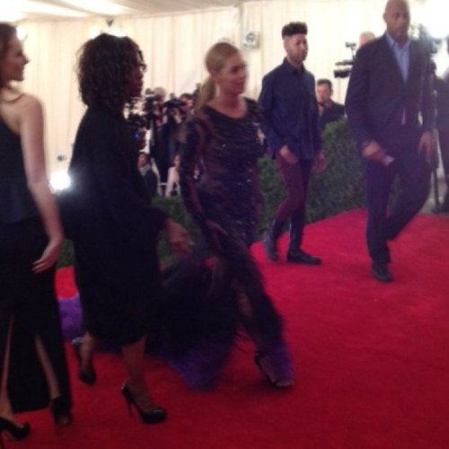 The ever-stunning Beyoncé made her Met Gala arrival in a breathtaking Givenchy gown.
The ever-stunning Beyoncé made her Met Gala arrival in a breathtaking Givenchy gown.