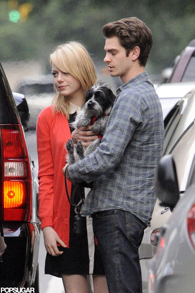 Emma Stone and Andrew Garfield looked sad to say goodbye to her mom after a visit in NYC.
Emma Stone and Andrew Garfield looked sad to say goodbye to her mom after a visit in NYC.