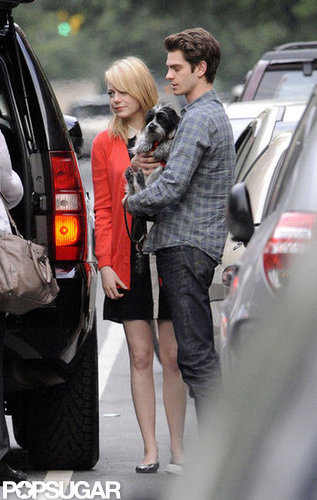Emma Stone and Andrew Garfield held their dog and said goodbye to her mom on Mother's Day in NYC.
Emma Stone and Andrew Garfield held their dog and said goodbye to her mom on Mother's Day in NYC.