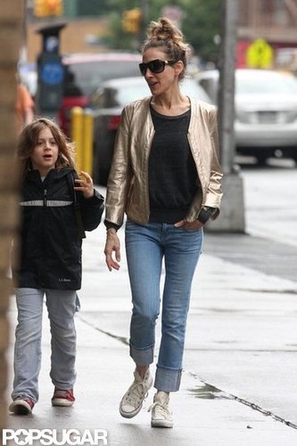 Sarah Jessica Parker wore a gold jacket while James Wilkie Broderick kept warm in a zip-up hooded sweatshirt.
Sarah Jessica Parker wore a gold jacket while James Wilkie Broderick kept warm in a zip-up hooded sweatshirt.