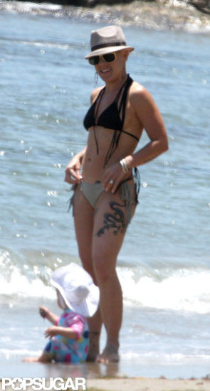 Bikini-Clad Pink Hangs at the Beach Over the Weekend Bikini-Clad Pink Hangs at the Beach Over the Weekend