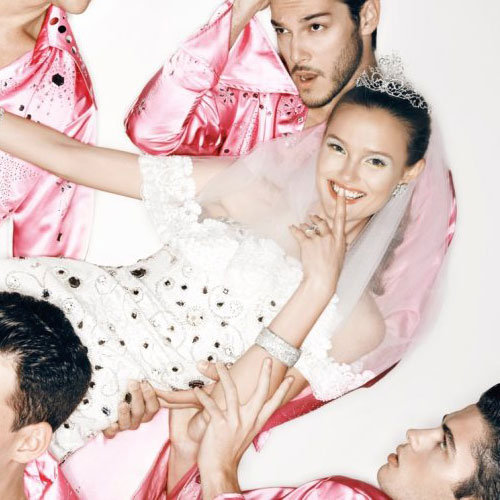 Planning to Elope to Las Vegas? Katie Fogarty, Shot to Vogue Brazil Brides, Shows You What to wear