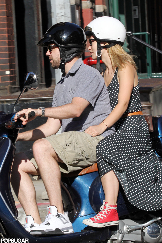 Olivia Wilde held on tight to her man as the couple rode around NYC.
Olivia Wilde held on tight to her man as the couple rode around NYC.