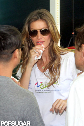 Gisele Bundchen Goes Baggy For Her Environmental Trip to Brazil Gisele Bundchen Goes Baggy For Her Environmental Trip to Brazil