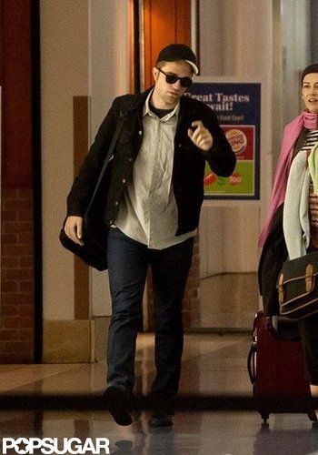 Robert Pattinson made his way through LAX.
Robert Pattinson made his way through LAX.