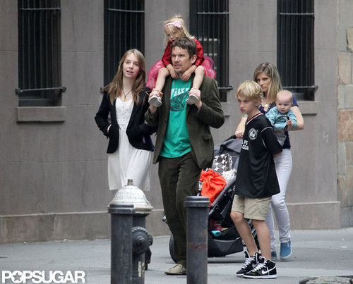 Ethan Hawke had all his kids, Clementine Jane, Indiana, Levon, and Maya, together in NYC.
Ethan Hawke had all his kids, Clementine Jane, Indiana, Levon, and Maya, together in NYC.