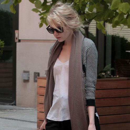 Emma Stone and Andrew Garfield in Soho Pictures