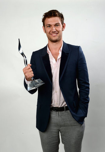 Alex Pettyfer posed with his Young Hollywood Super Star of Tomorrow Award.
Alex Pettyfer posed with his Young Hollywood Super Star of Tomorrow Award.