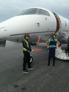 Victoria Beckham tweeted a photo of herself before she got onto her private plane to leave Vancouver.
Source: Twitter user Victoria Beckham
Victoria Beckham tweeted a photo of herself before she got onto her private plane to leave Vancouver.
Source: Twitter user Victoria Beckham