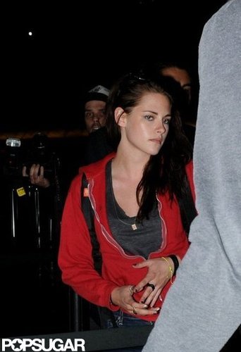 Kristen Stewart Lands in Sydney For SWATH Kristen Stewart Lands in Sydney For SWATH