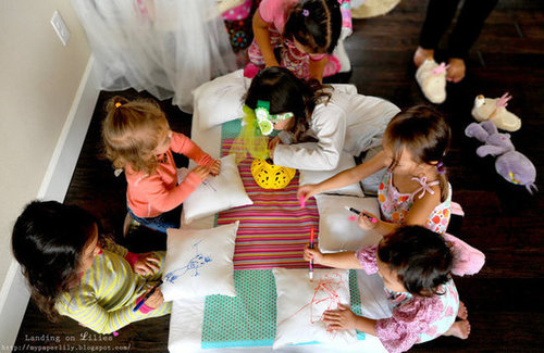 Make DIY Pillowcases Make DIY Pillowcases