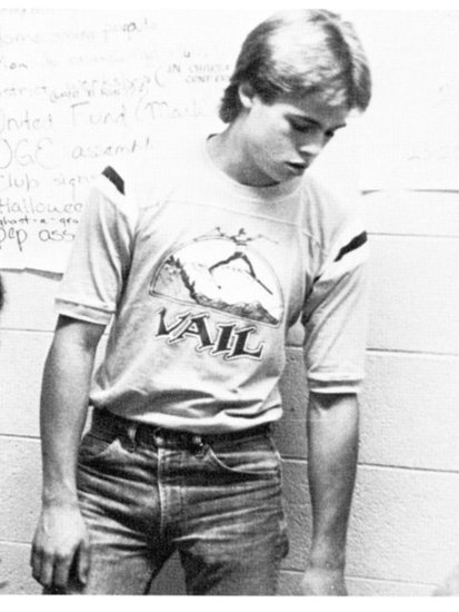 Brad Pitt was all about jeans and t-shirts in high school.
Brad Pitt was all about jeans and t-shirts in high school.