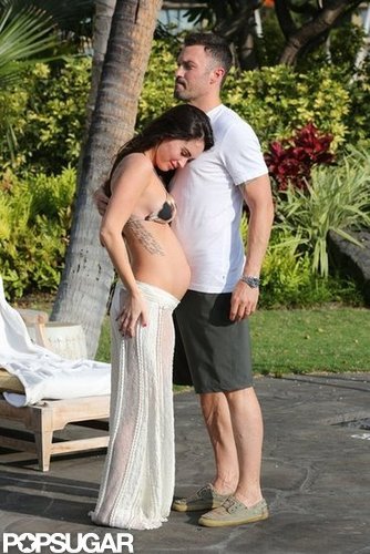 Pregnant Megan Fox Poses in a Bikini and Shows PDA With BAG Pregnant Megan Fox Poses in a Bikini and Shows PDA With BAG