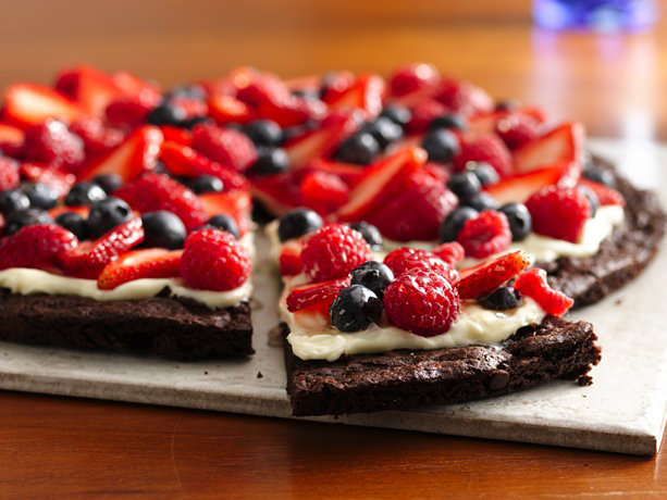 Brownie and Berries Pizza Brownie and Berries Pizza