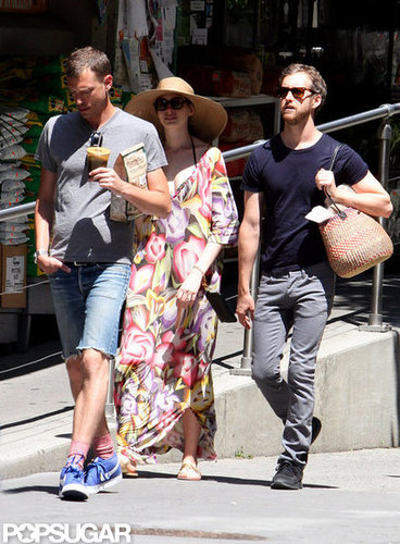 Anne Hathaway spent the holiday with her two main men, her brother Michael Hathaway and her fiancé, Adam Shulman.
Anne Hathaway spent the holiday with her two main men, her brother Michael Hathaway and her fiancé, Adam Shulman.