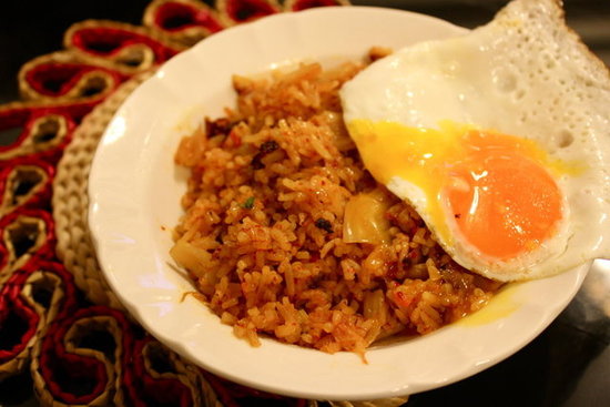 (vegetarian friendly) kimchi fried rice