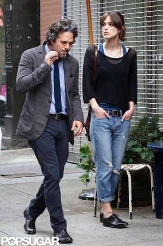 Keira Knightley Gets Down to Work With Mark Ruffalo and Hailee Steinfeld Keira Knightley Gets Down to Work With Mark Ruffalo and Hailee Steinfeld