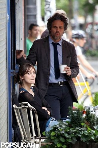Keira Knightley Gets Down to Work With Mark Ruffalo and Hailee Steinfeld Keira Knightley Gets Down to Work With Mark Ruffalo and Hailee Steinfeld