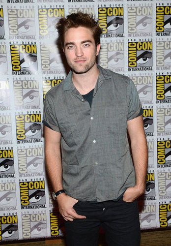 Robert Pattinson went to Comic-Con.
Robert Pattinson went to Comic-Con.