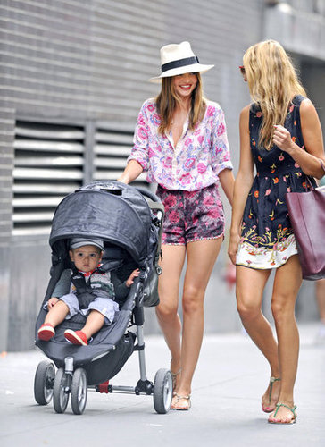 Miranda Kerr carried off mix-and-match florals with confidence and a totally carefree vibe that makes the playful prints feel sophisticated and cool — especially topped with her panama hat.
Miranda Kerr carried off mix-and-match florals with confidence and a totally carefree vibe that makes the playful prints feel sophisticated and cool — especially topped with her panama hat.