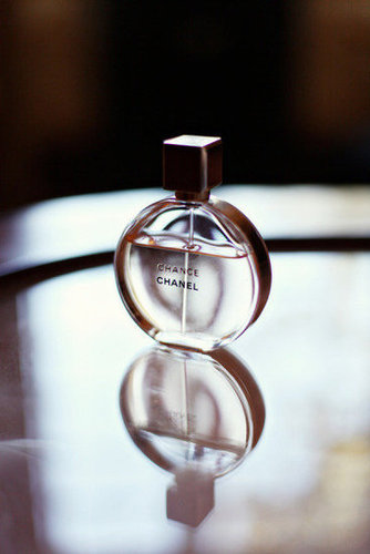Chanel Perfume
Photo by Exhibit Emotions Photography via Style Me Pretty
Chanel Perfume
Photo by Exhibit Emotions Photography via Style Me Pretty