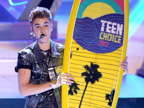 Robert, Kristen, and Selena's Birthday: Teen Choice Awards Highlights! Robert, Kristen, and Selena's Birthday: Teen Choice Awards Highlights!