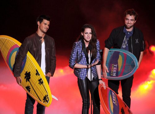 Robert, Kristen, and Selena's Birthday: Teen Choice Awards Highlights! Robert, Kristen, and Selena's Birthday: Teen Choice Awards Highlights!