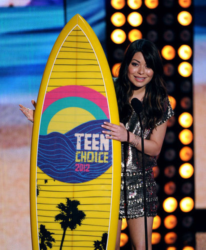 Robert, Kristen, and Selena's Birthday: Teen Choice Awards Highlights! Robert, Kristen, and Selena's Birthday: Teen Choice Awards Highlights!