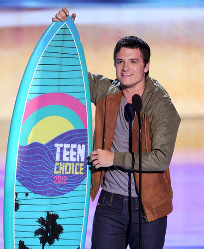 Robert, Kristen, and Selena's Birthday: Teen Choice Awards Highlights! Robert, Kristen, and Selena's Birthday: Teen Choice Awards Highlights!