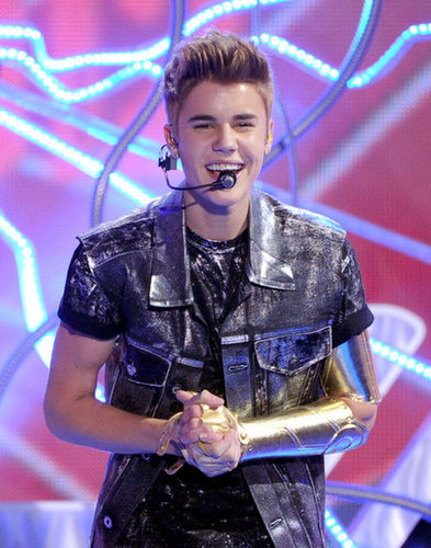 Robert, Kristen, and Selena's Birthday: Teen Choice Awards Highlights! Robert, Kristen, and Selena's Birthday: Teen Choice Awards Highlights!