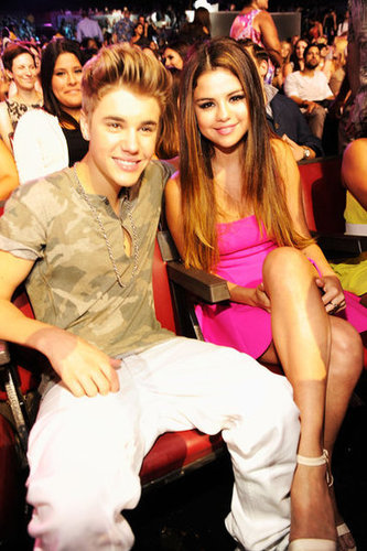 Robert, Kristen, and Selena's Birthday: Teen Choice Awards Highlights! Robert, Kristen, and Selena's Birthday: Teen Choice Awards Highlights!