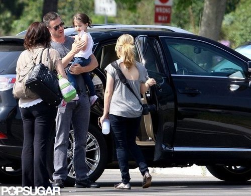 Sarah Michelle Gellar and her family went to the LA Zoo.
Sarah Michelle Gellar and her family went to the LA Zoo.