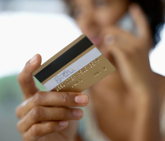 Avoid Credit Card Fees When Overseas Avoid Credit Card Fees When Overseas