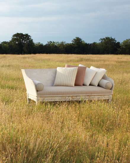 A Gustavian-style sofa adorned with Rose Tarlow Melrose House for Perennials fabrics. We think it's the perfect spot to read a classic novel.
A Gustavian-style sofa adorned with Rose Tarlow Melrose House for Perennials fabrics. We think it's the perfect spot to read a classic novel.