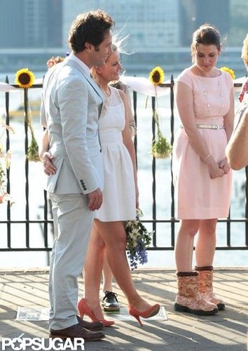 Amy Poehler Gets Close With Pal Paul and Son Archie on Set Amy Poehler Gets Close With Pal Paul and Son Archie on Set