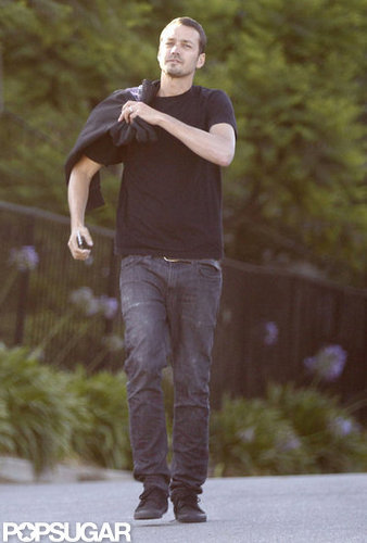 Rupert Sanders wore a black shirt to meet up with Kristen Stewart.
Rupert Sanders wore a black shirt to meet up with Kristen Stewart.