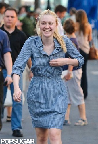 Dakota Fanning laughed on the set of Very Good Girls in NYC.
Dakota Fanning laughed on the set of Very Good Girls in NYC.