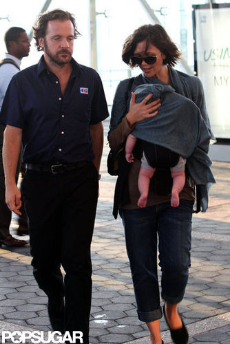 Peter Sarsgaard caught up with wife Maggie Gyllenhaal and baby Gloria on set in NYC.
Peter Sarsgaard caught up with wife Maggie Gyllenhaal and baby Gloria on set in NYC.