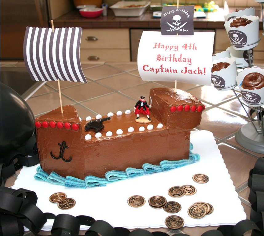 A Pirate Ship Cake to Inspire a Tiny Crew A Pirate Ship Cake to Inspire a Tiny Crew