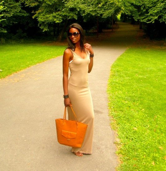 http://stylesbyassitan.blogspot.fr/2012/08/maxi-robe.html