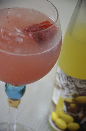 Strawberry Limoncello Spritzer
