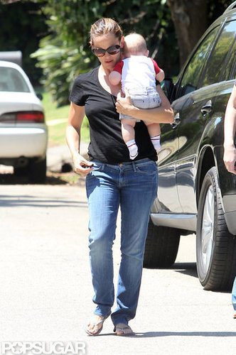 Jennifer Garner brought son Samuel to a friend's house.
Jennifer Garner brought son Samuel to a friend's house.