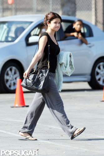 Selena Gomez Links Up With Boyfriend Justin Bieber on Her New Set Selena Gomez Links Up With Boyfriend Justin Bieber on Her New Set
