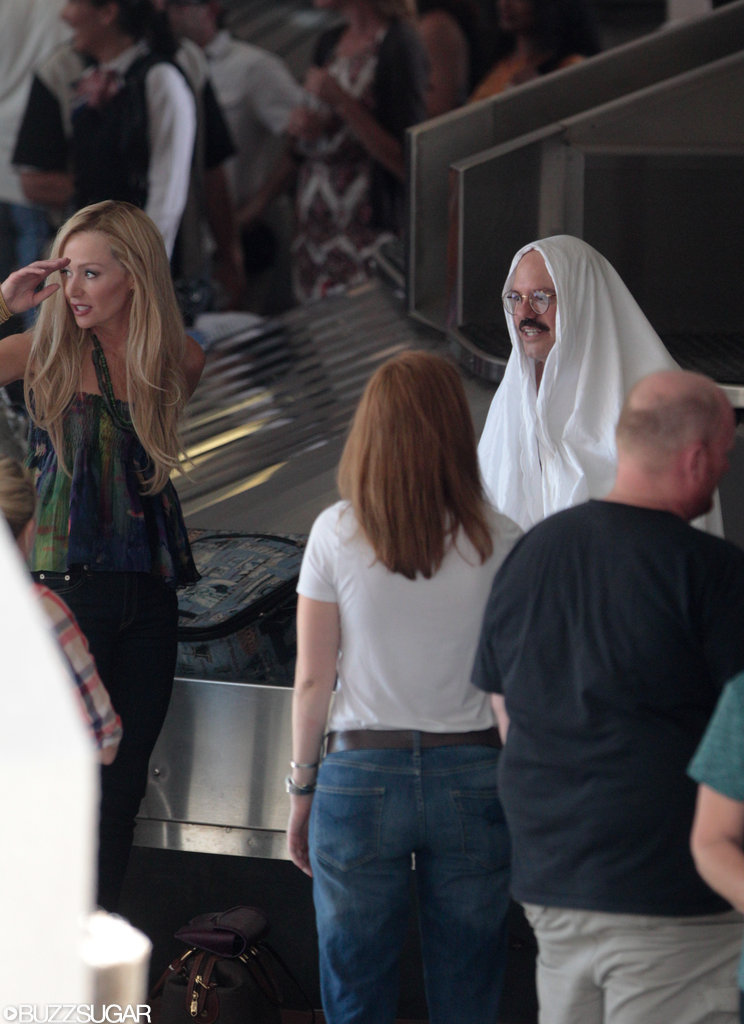 Portia de Rossi and David Cross hung out on the set of Arrested Development. Portia de Rossi and David Cross hung out on the set of Arrested Development.