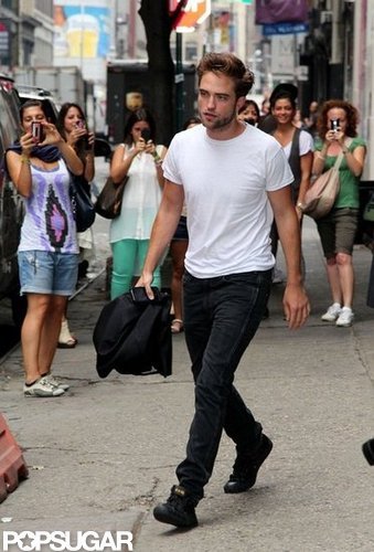 Robert Pattinson Gets Casual and Cute at Lunch Robert Pattinson Gets Casual and Cute at Lunch