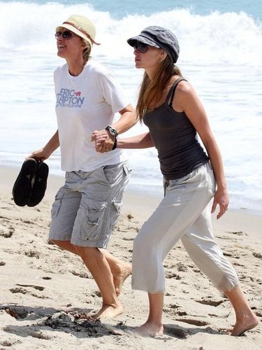 Portia de Rossi and Ellen DeGeneres put their feet in the Malibu sand during an August 2008 afternoon.
Portia de Rossi and Ellen DeGeneres put their feet in the Malibu sand during an August 2008 afternoon.
