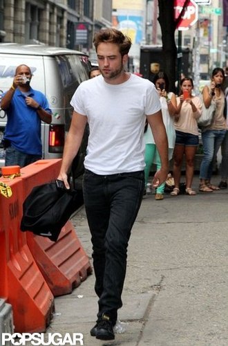 Robert Pattinson Gets Casual and Cute at Lunch Robert Pattinson Gets Casual and Cute at Lunch