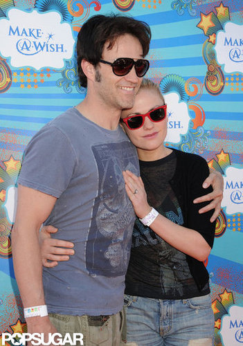 Stephen Moyer and Anna Paquin hugged at an LA Make-A-Wish Foundation event in March 2010.
Stephen Moyer and Anna Paquin hugged at an LA Make-A-Wish Foundation event in March 2010.