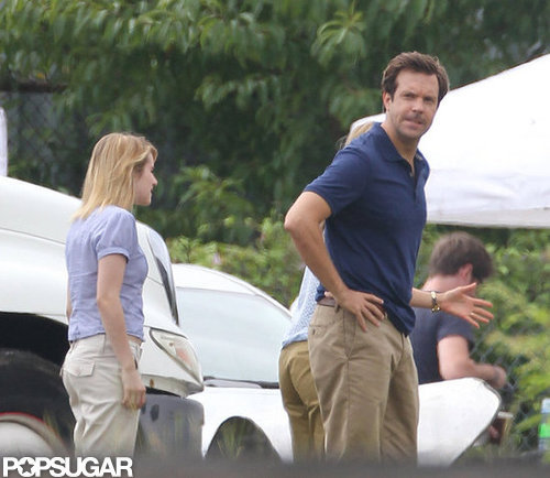 Jennifer Aniston Flashes Her Abs in a Bra on Set Jennifer Aniston Flashes Her Abs in a Bra on Set