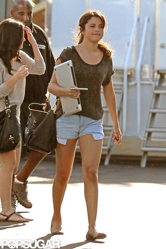 Selena Gomez Wraps Up Work in Short Shorts Selena Gomez Wraps Up Work in Short Shorts